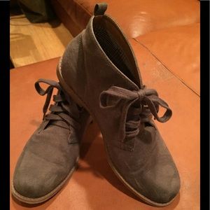 Men’s boots. Suede. Great condition.